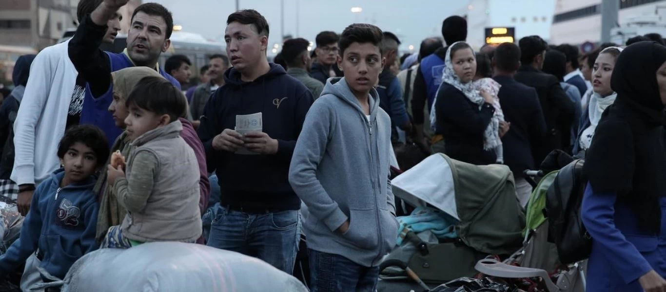 Λέσβος: Συνεχίζονται οι μετακινήσεις πληθυσμών από τα νησιά στην ενδοχώρα - 56 «αιτούντες» αναχώρησαν για τον Πειραιά